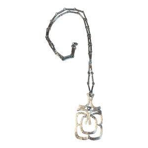 Vintage 70's Signed Avon Myan Articulated Silver Tone Chain &  Pendant Necklace